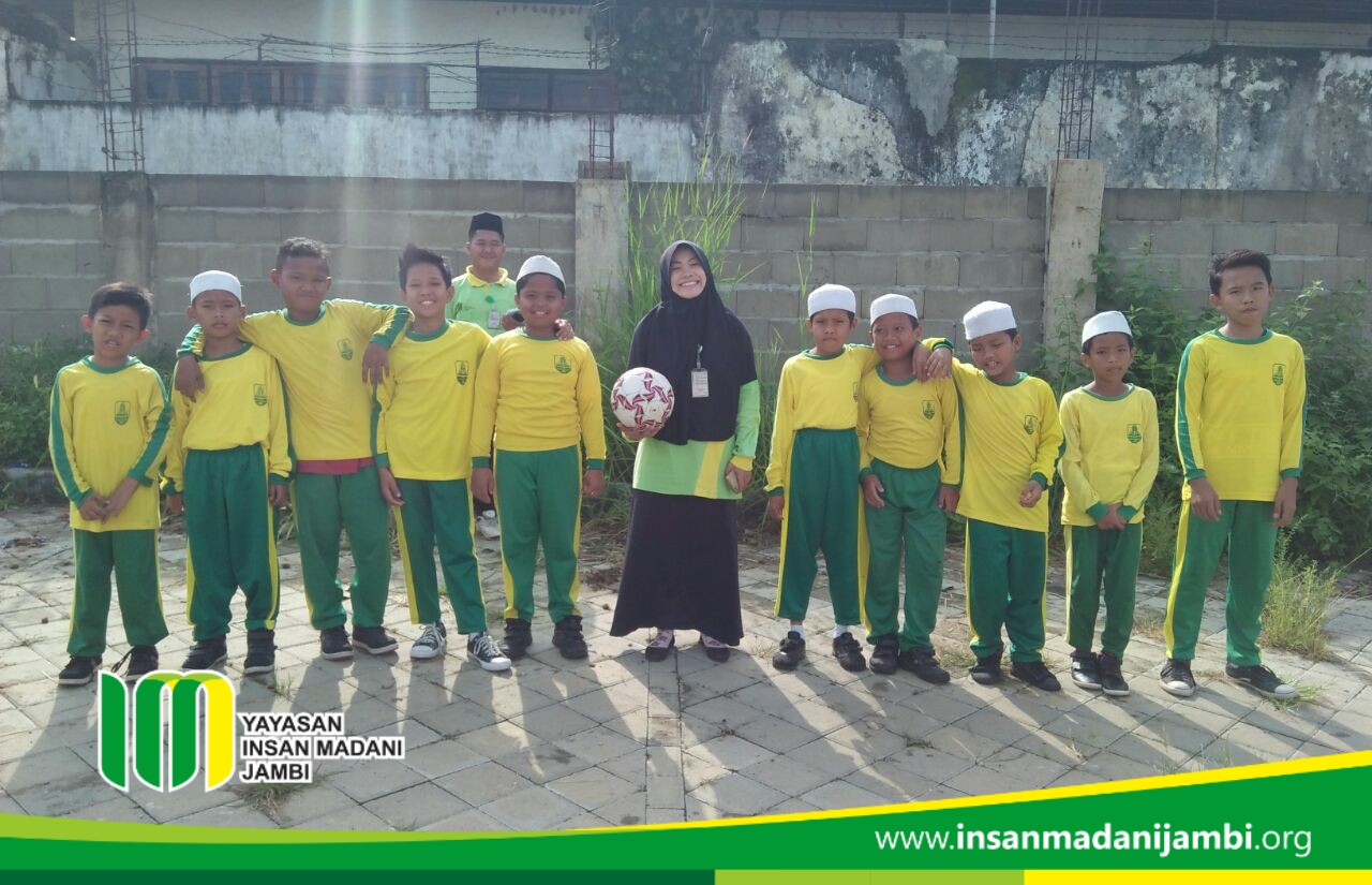 Sekolah dasar insan Madani jambi mengadakan class meeting