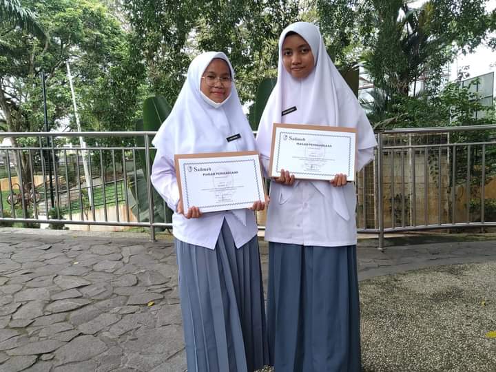 SMA Insan Madani Jambi Raih 2 Juara Sekaligus Di Perlombaan Puisi