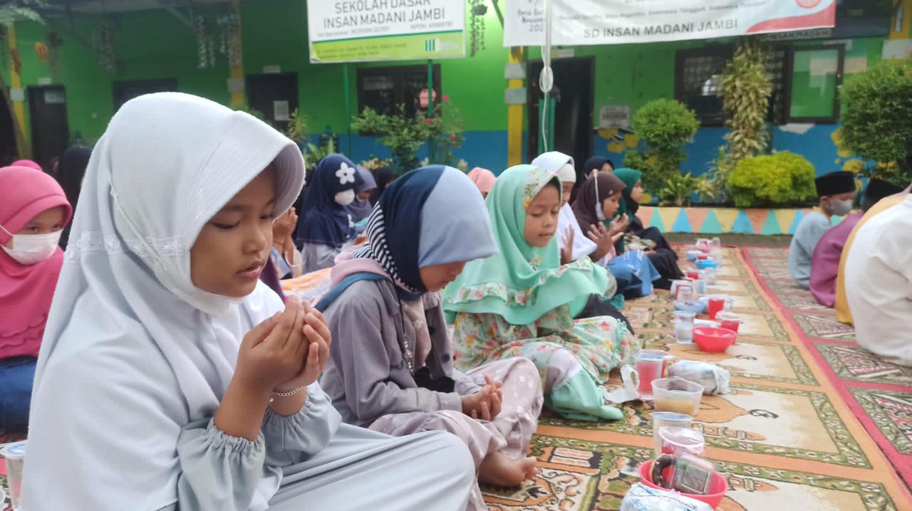 semangat berbagi