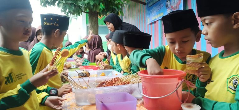 KENALKAN BERWIRAUSAHA PADA ANAK MELALUI MARKET DAY