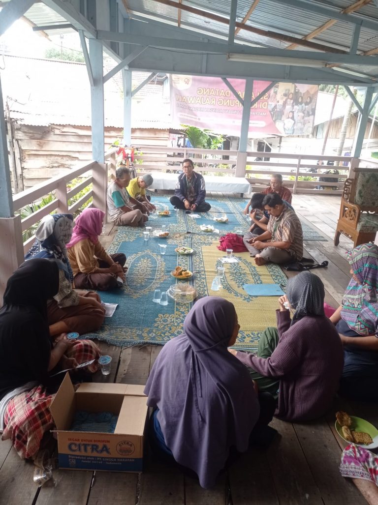 Sosialisasi Program Bantuan Modal UMKM di Kampung Rajawali