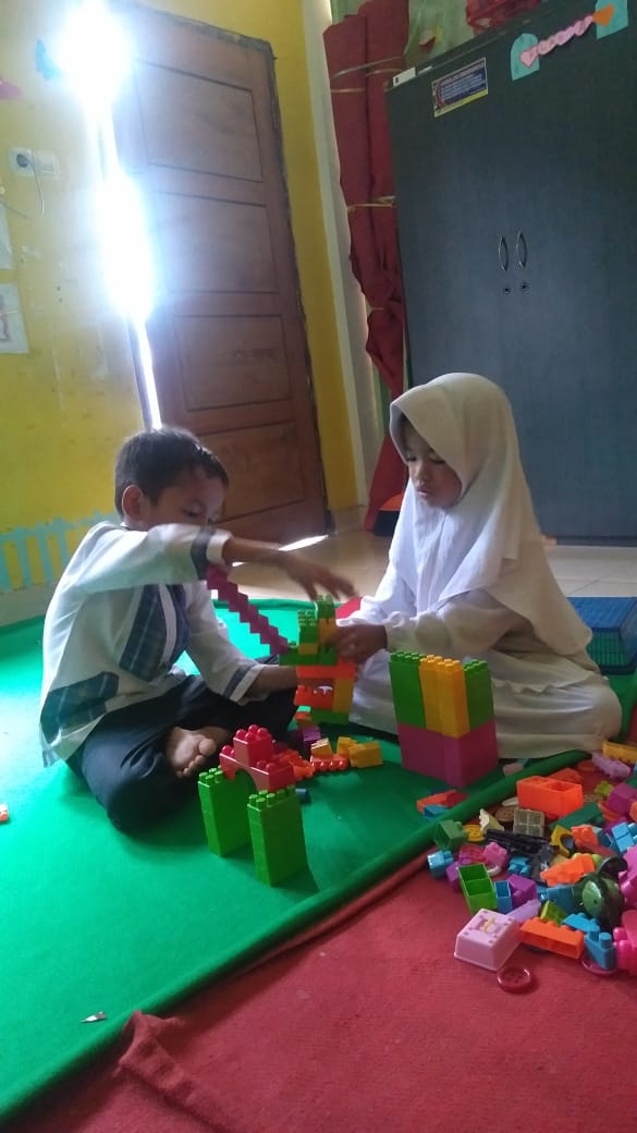 Manfaat Bermain Lego Untuk Anak Usia Dini