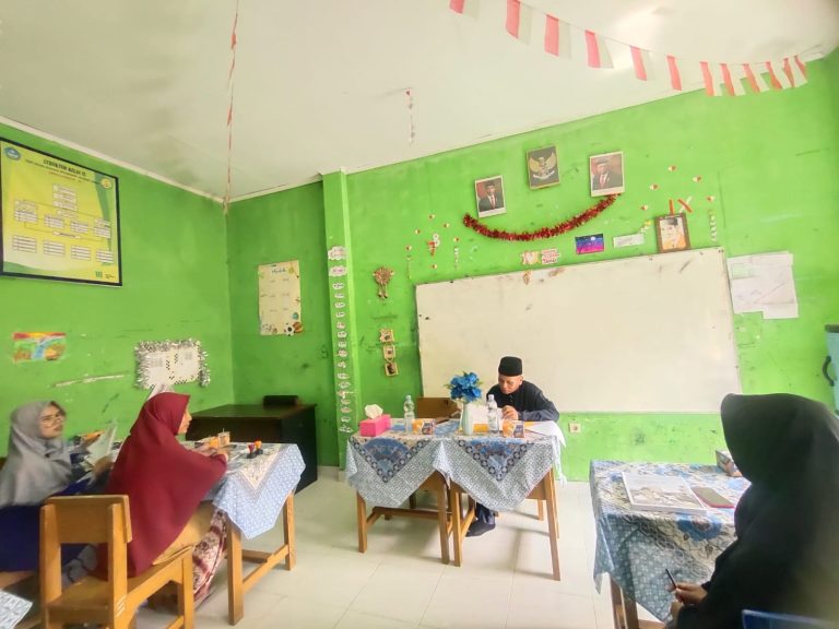 Monev Implementasi Kurikulum Merdeka di SMP Insan Madani Jambi