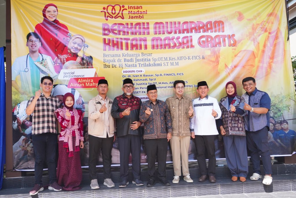 walikota jambi hadiri khitan massal